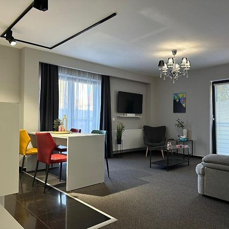 Luxury Glam Apartments & Studios Near Coresi Mall บราชอฟ ภายนอก รูปภาพ