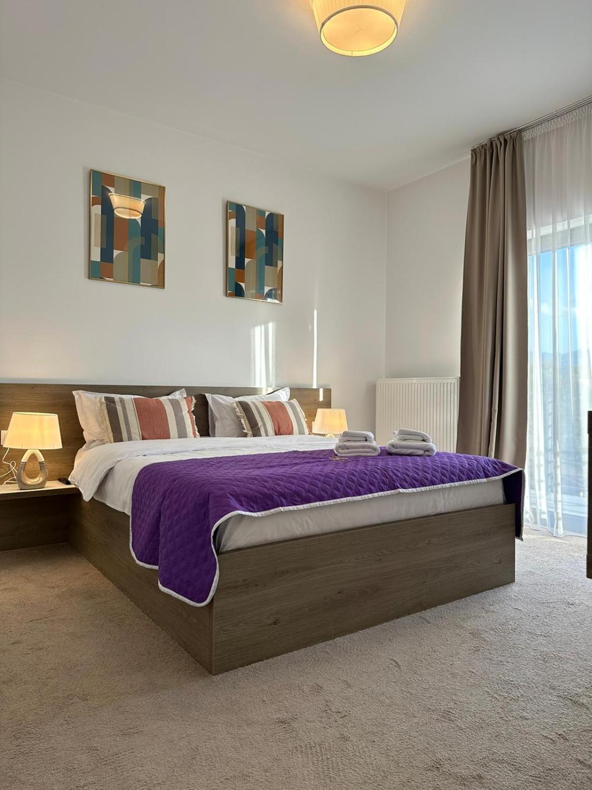 Luxury Glam Apartments & Studios Near Coresi Mall บราชอฟ ภายนอก รูปภาพ