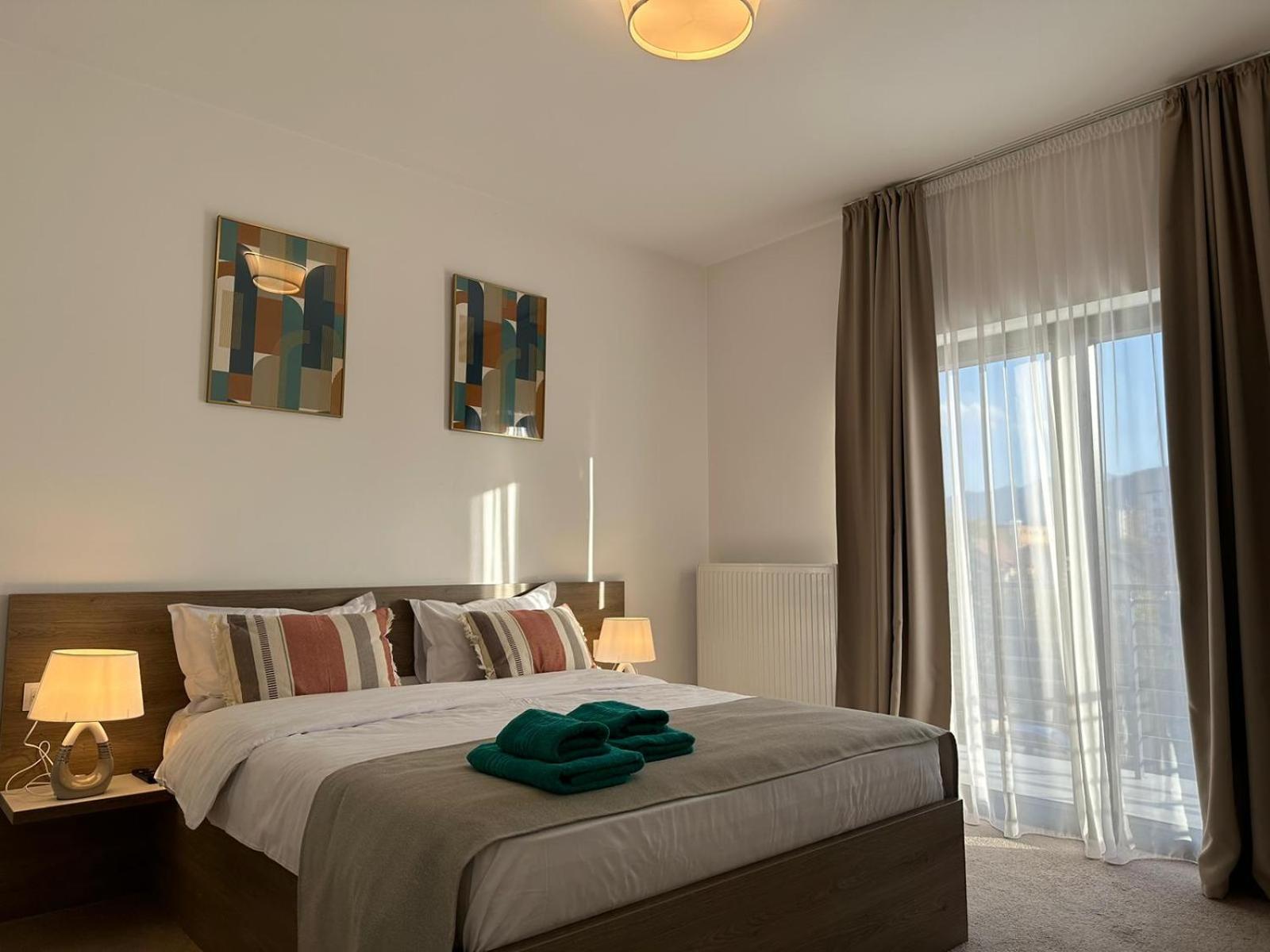 Luxury Glam Apartments & Studios Near Coresi Mall บราชอฟ ภายนอก รูปภาพ