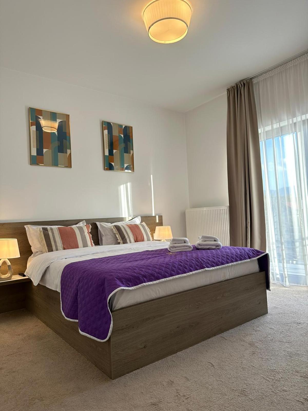 Luxury Glam Apartments & Studios Near Coresi Mall บราชอฟ ภายนอก รูปภาพ