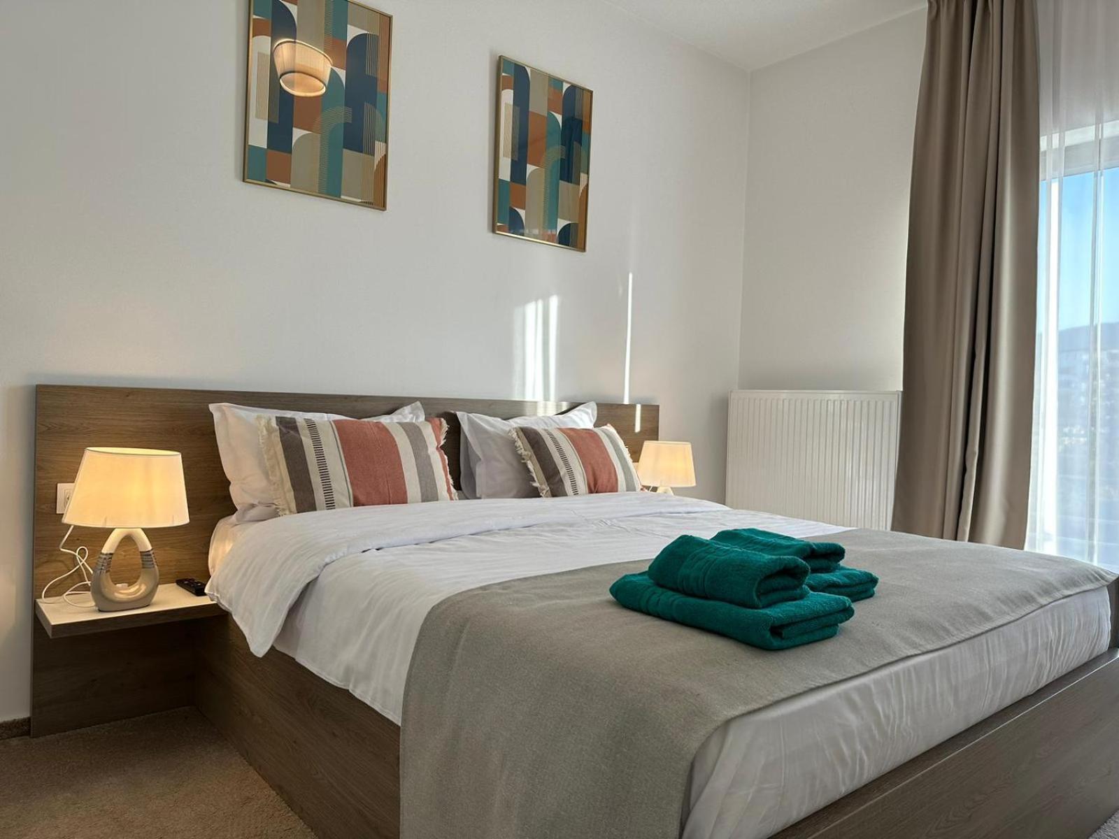 Luxury Glam Apartments & Studios Near Coresi Mall บราชอฟ ภายนอก รูปภาพ