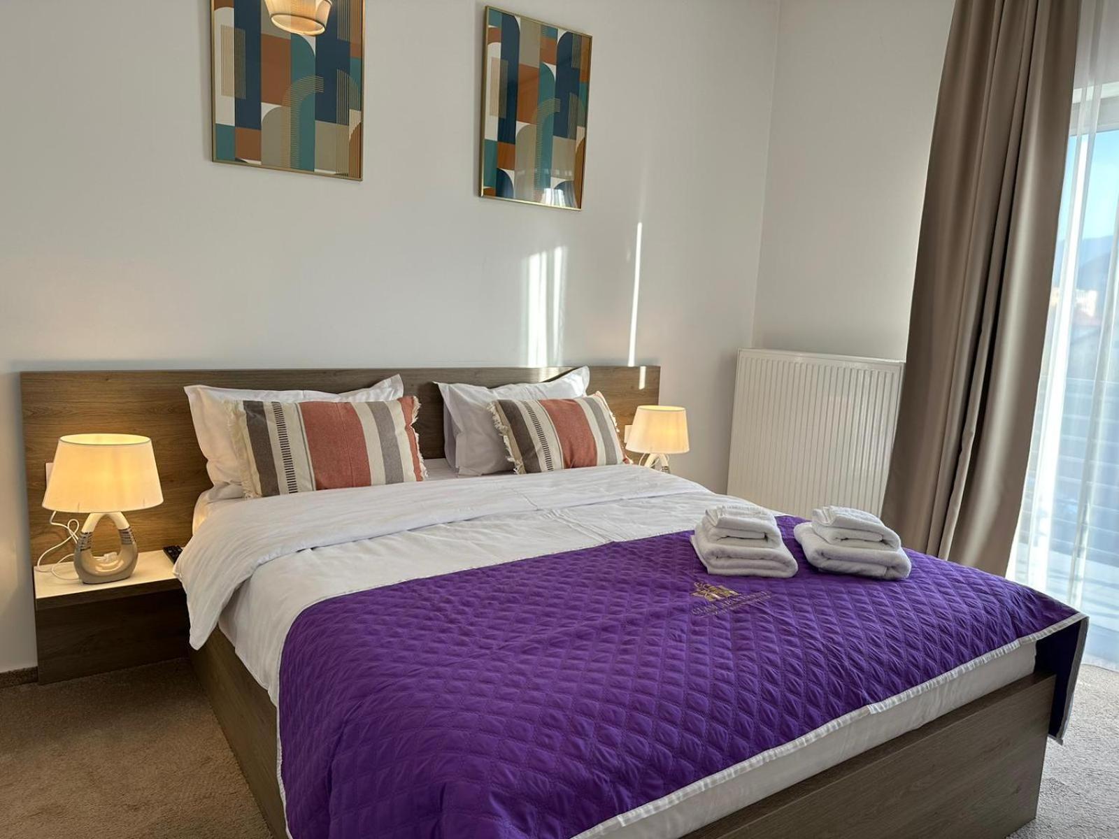 Luxury Glam Apartments & Studios Near Coresi Mall บราชอฟ ภายนอก รูปภาพ