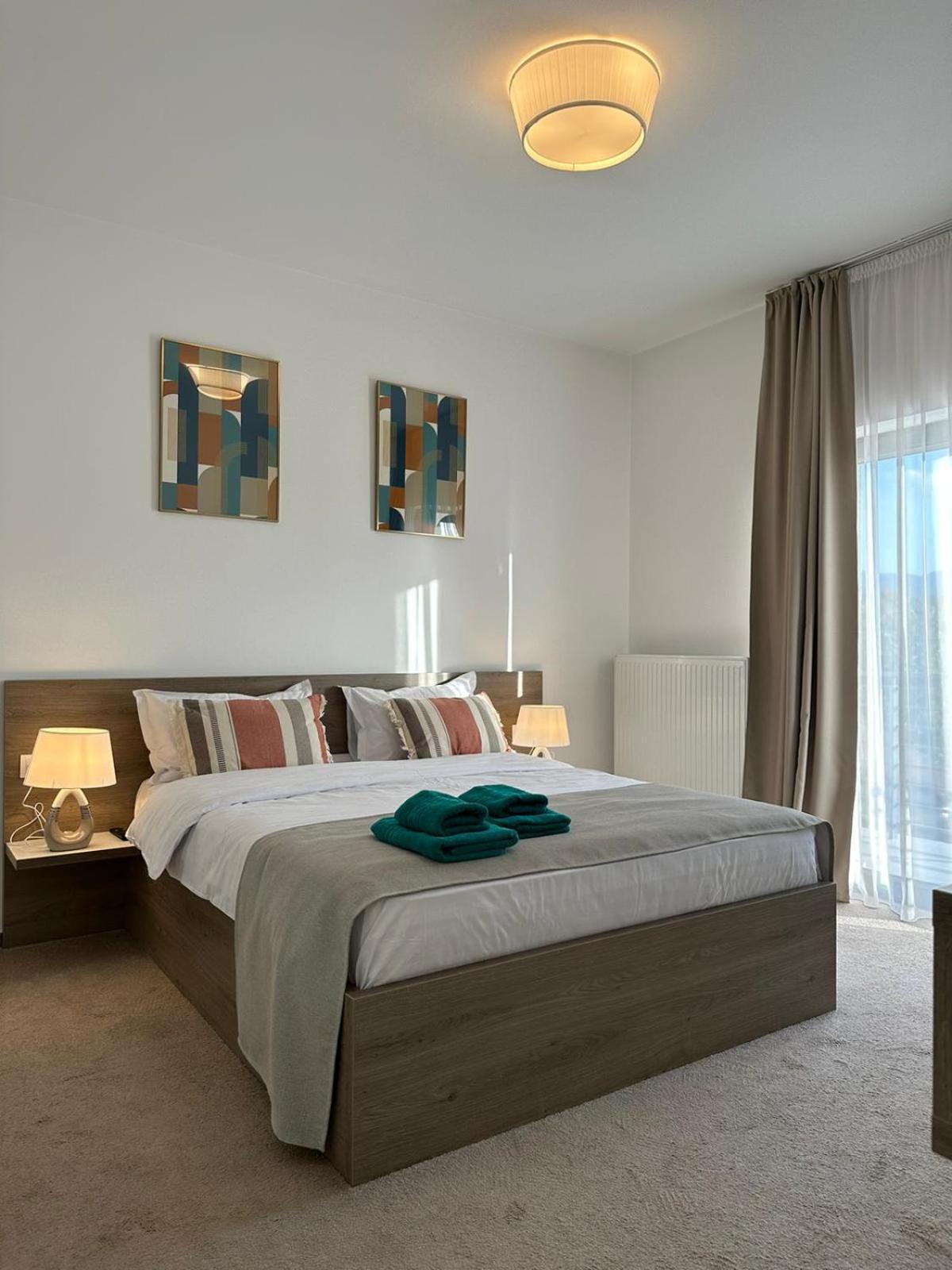 Luxury Glam Apartments & Studios Near Coresi Mall บราชอฟ ภายนอก รูปภาพ