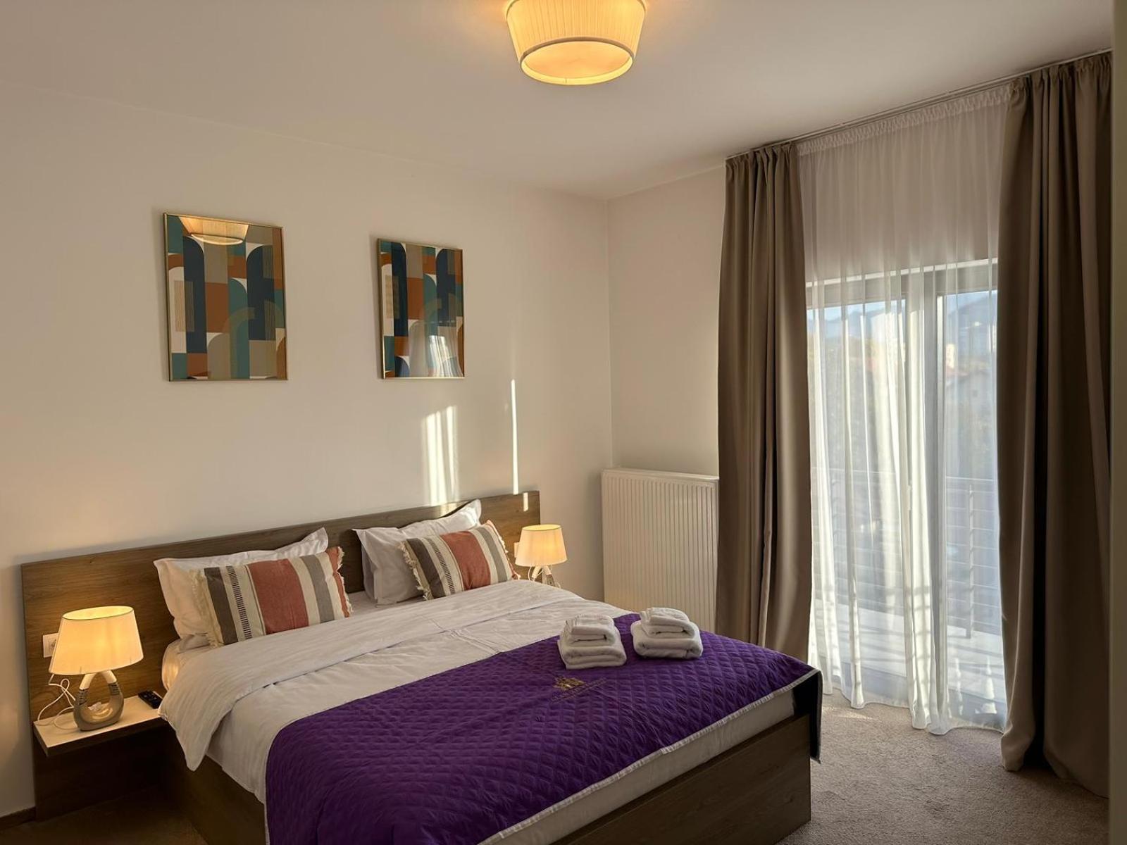 Luxury Glam Apartments & Studios Near Coresi Mall บราชอฟ ภายนอก รูปภาพ