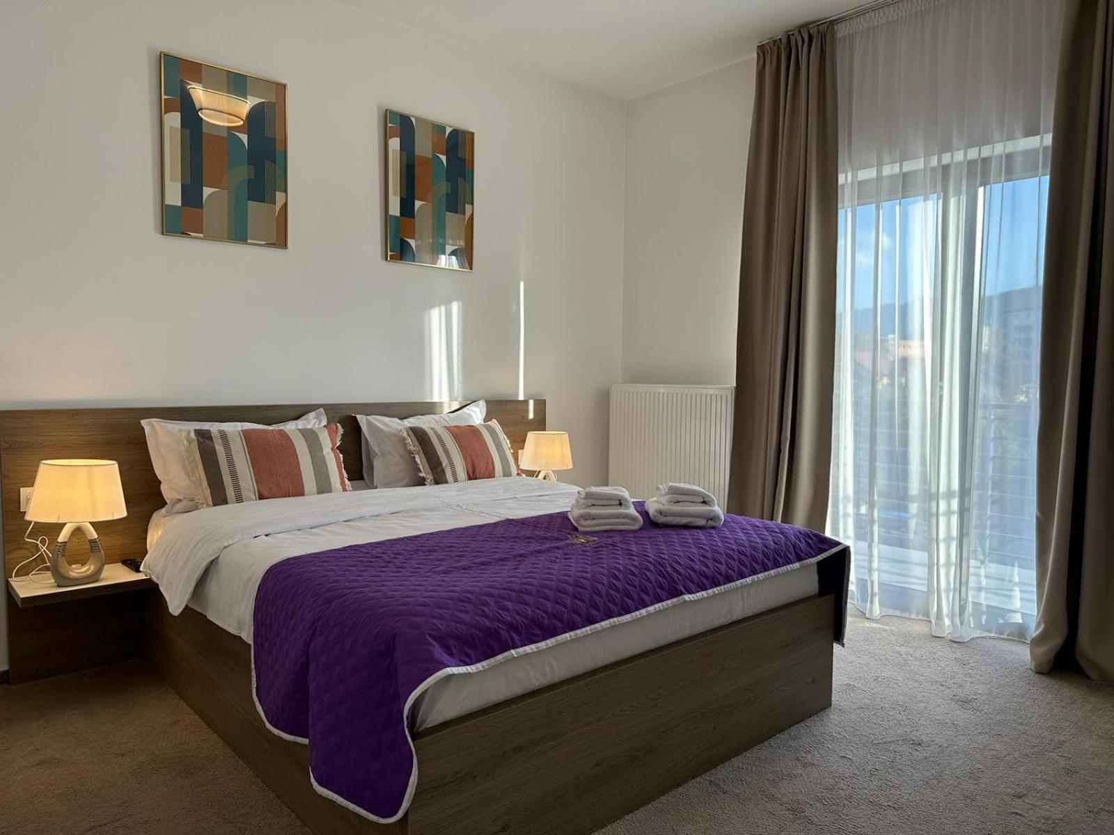 Luxury Glam Apartments & Studios Near Coresi Mall บราชอฟ ภายนอก รูปภาพ