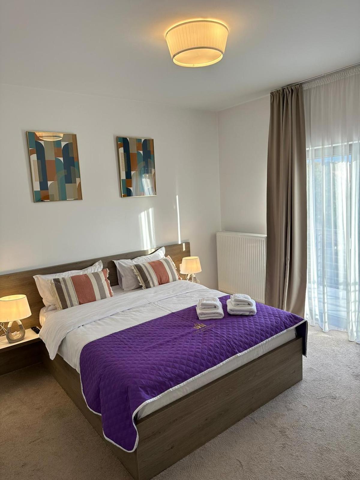 Luxury Glam Apartments & Studios Near Coresi Mall บราชอฟ ภายนอก รูปภาพ