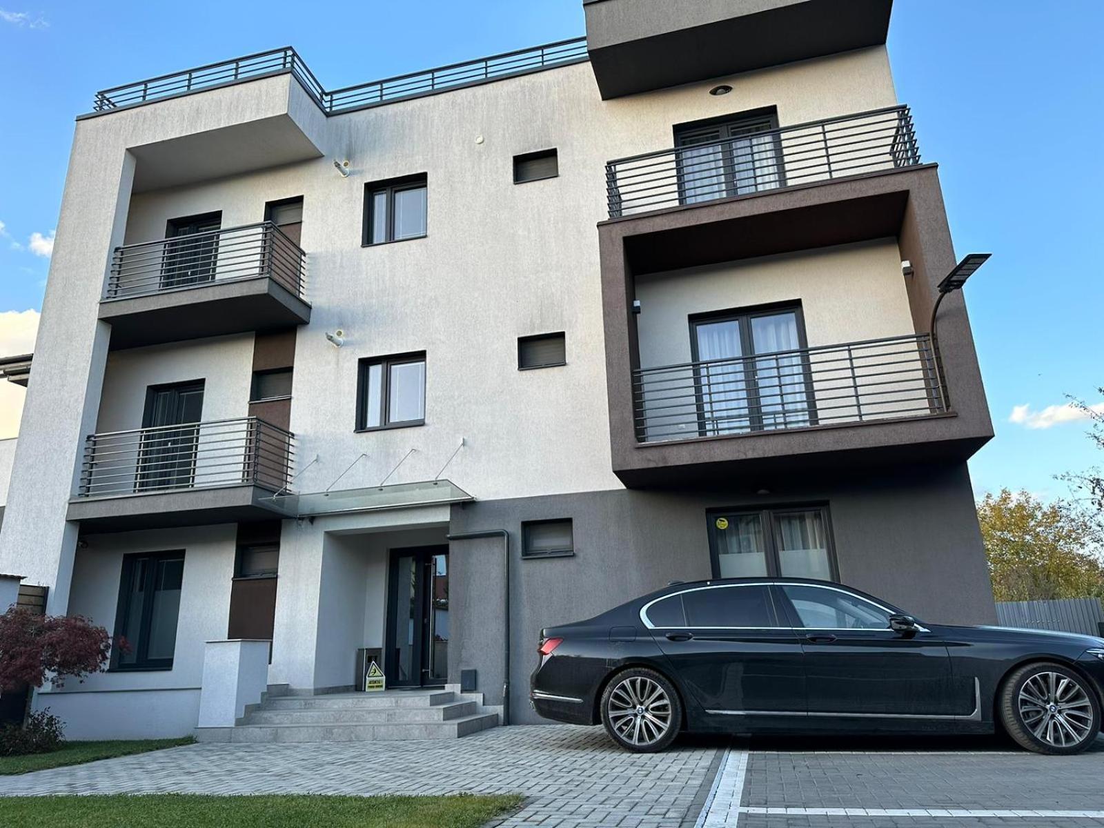 Luxury Glam Apartments & Studios Near Coresi Mall บราชอฟ ภายนอก รูปภาพ