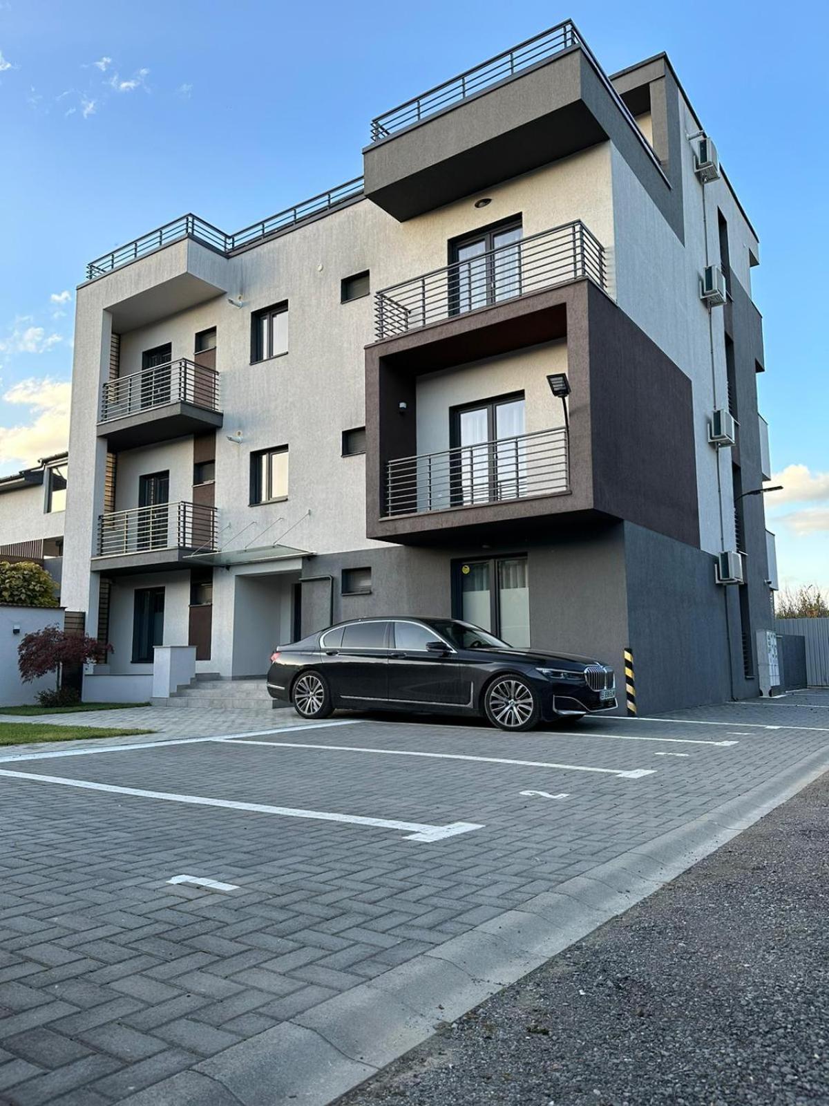 Luxury Glam Apartments & Studios Near Coresi Mall บราชอฟ ภายนอก รูปภาพ