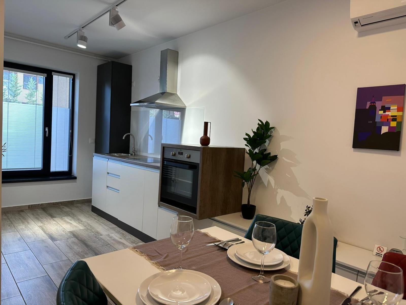 Luxury Glam Apartments & Studios Near Coresi Mall บราชอฟ ภายนอก รูปภาพ
