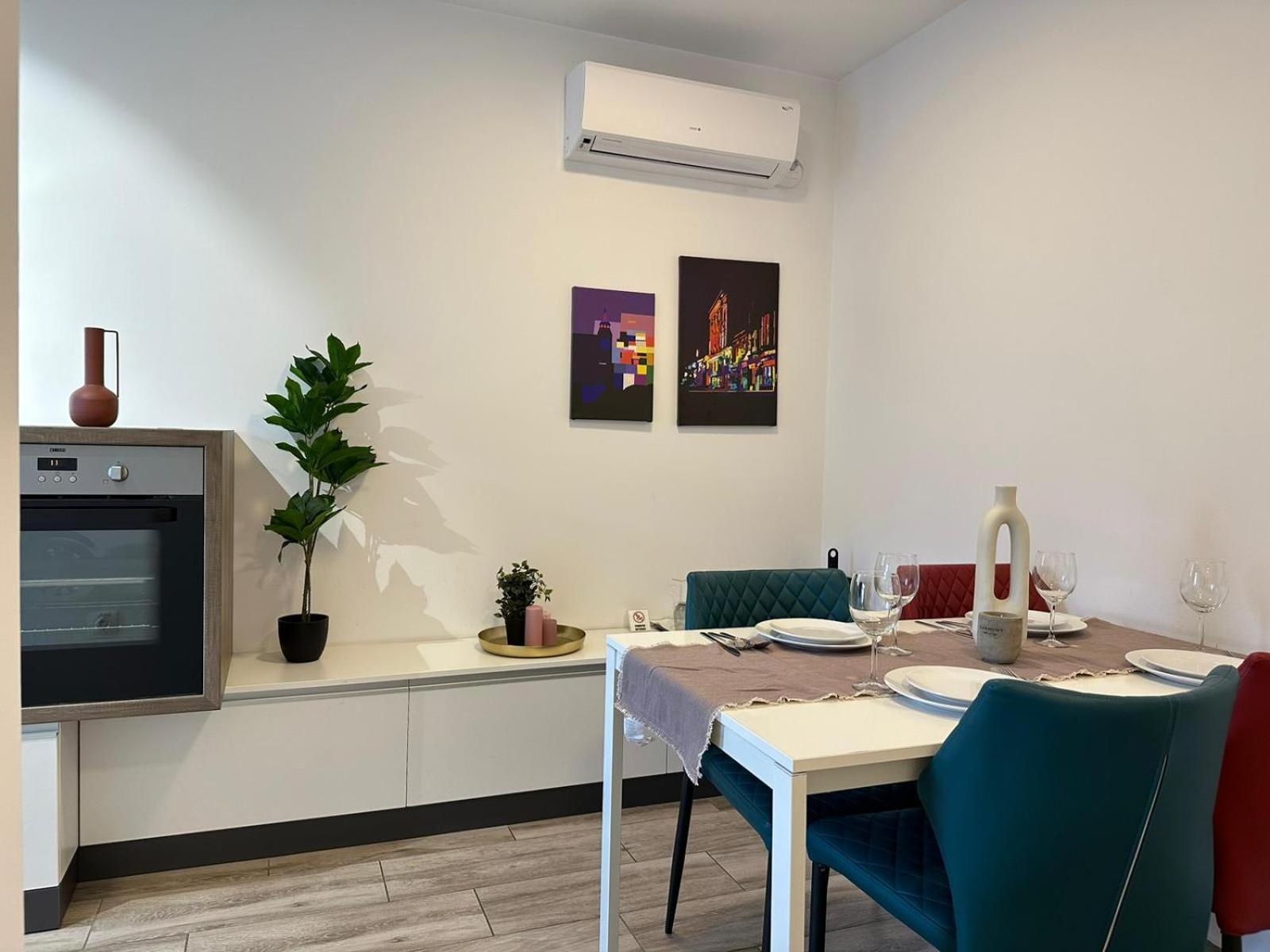 Luxury Glam Apartments & Studios Near Coresi Mall บราชอฟ ภายนอก รูปภาพ
